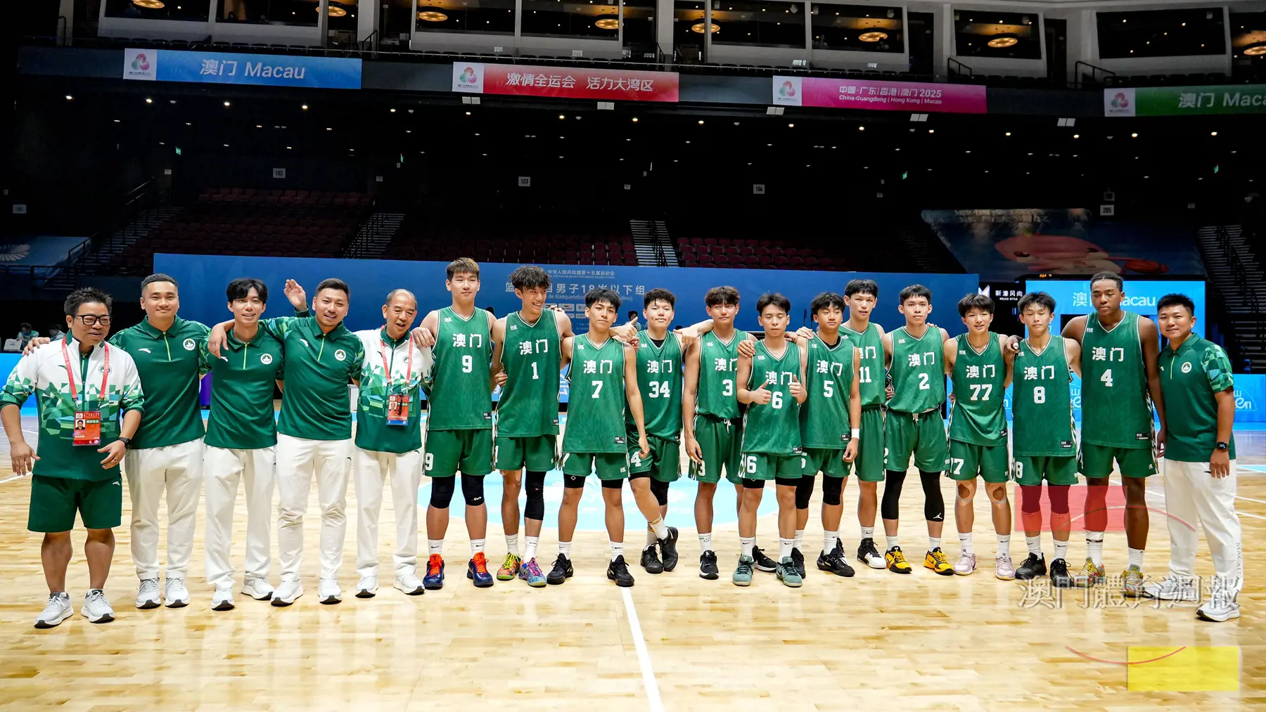 副2 教練施少雄喜見男籃隊賽出永不放棄精神.jpg